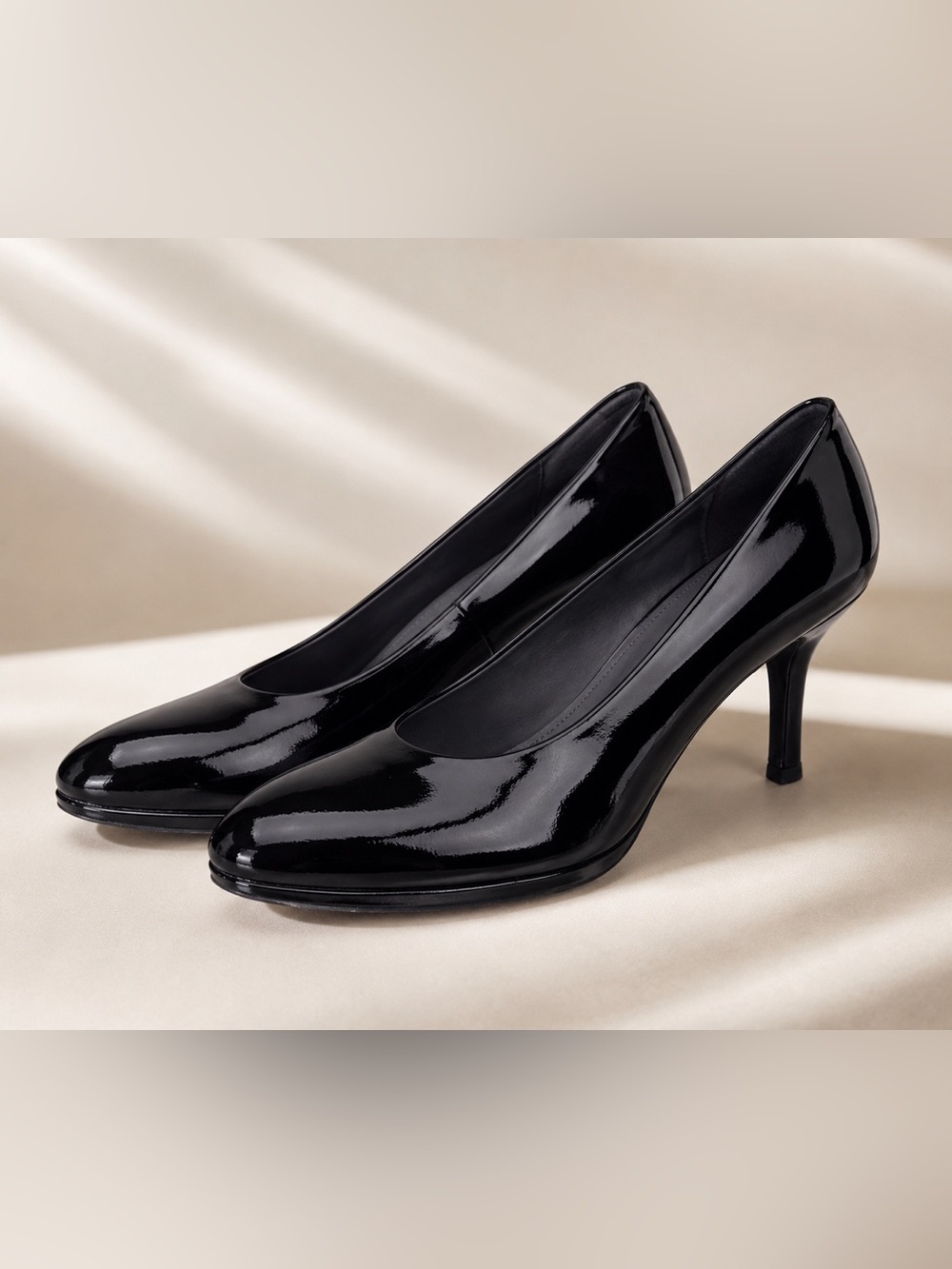 Stuart Weitzman Black Patent Leather Shoes Size 7